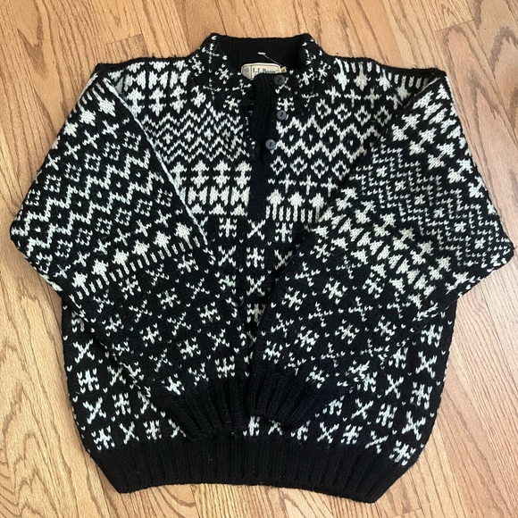 L.L. Bean Sweaters - LL Bean Vintage 1/4 Button Neck Sweater